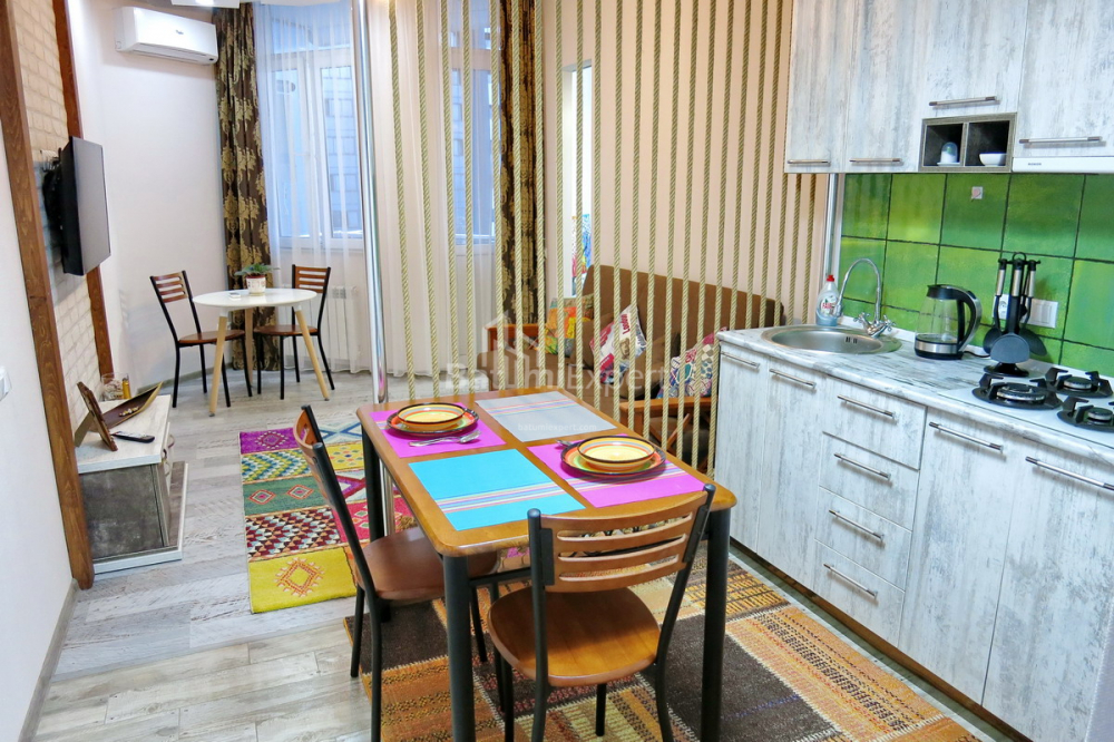 Квартира 33.4 м² - Зураба Горгиладзе, Батуми, Грузия