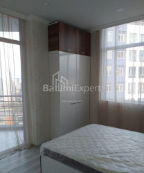Квартира 3-комн 74 м² - Нико Пиросмани, Батуми