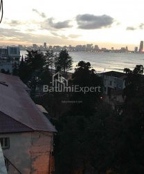 Квартира 2-комн 78 м² - Юрьевская, Батуми