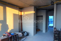 Квартира 4-комн 103 м² - Нико Пиросмани, Батуми