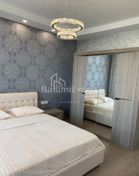 Квартира 3-комн 82 м² - Еквтиме Такаишвили, Батуми