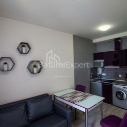 Квартира 2-комн 53 м² - Ангиса, Батуми