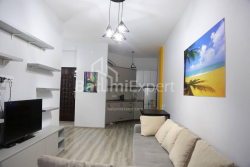 Квартира 2-комн 47 м² - Зураба Горгиладзе, Батуми