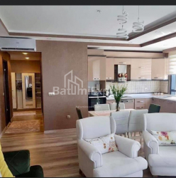 Квартира 3-комн 88 м² - Руставели, Батуми