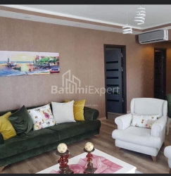 Квартира 3-комн 88 м² - Руставели, Батуми
