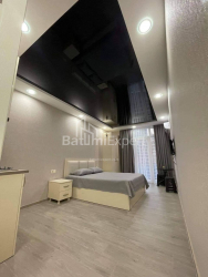 Квартира 2-комн 52 м² - Шерифа Химшиашвили, Батуми