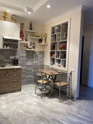 Квартира 3-комн 56 м² - Ангиса, Батуми