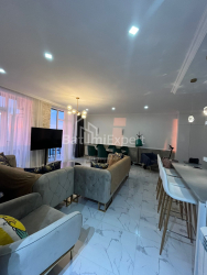 Квартира 3-комн 105 м² - Ангиса, Батуми