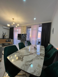 Квартира 3-комн 105 м² - Ангиса, Батуми