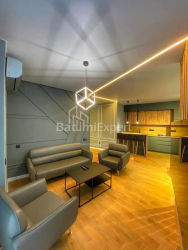 Квартира 3-комн 79.7 м² - Жиули Шартава, Батуми