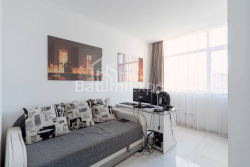 Квартира 3-комн 75.6 м² - Нико Пиросмани, Батуми